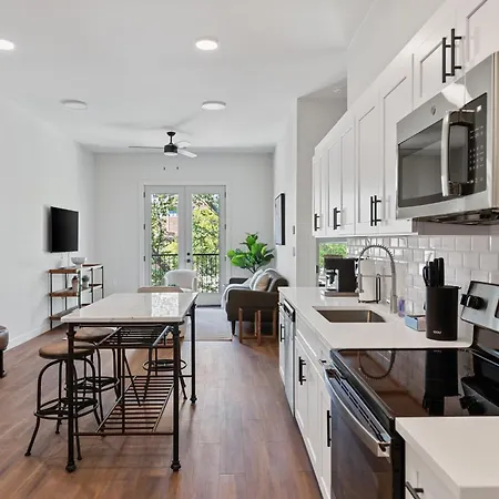 The Corbin 1205 - Cowtown Urban Oasis Apartment