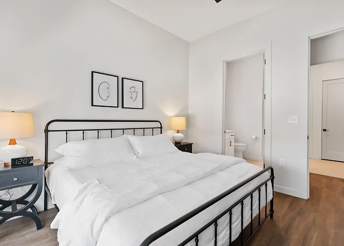 The Corbin 1205 - Cowtown Urban Oasis *