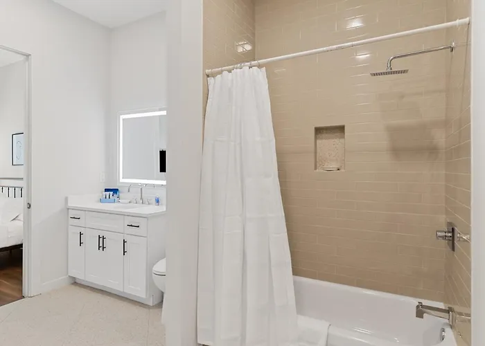 Apartment The Corbin 1205 - Cowtown Urban Oasis *
